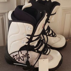 FLYGIRLS, Snowboard boots, size us 6   #394+18
